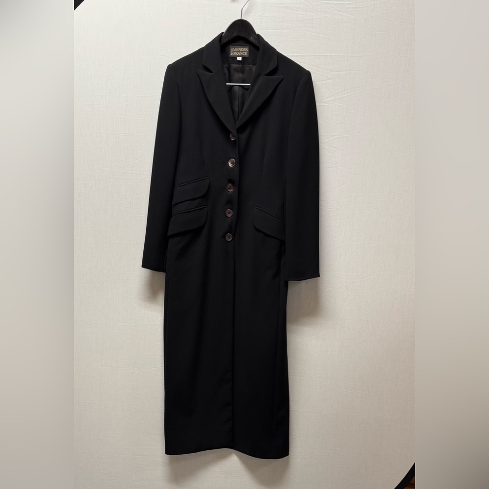 Vintage Black Coat
Cool piece size 8
